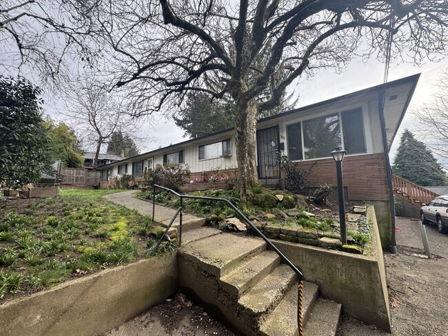 Building Photo - 3434 SE King Rd