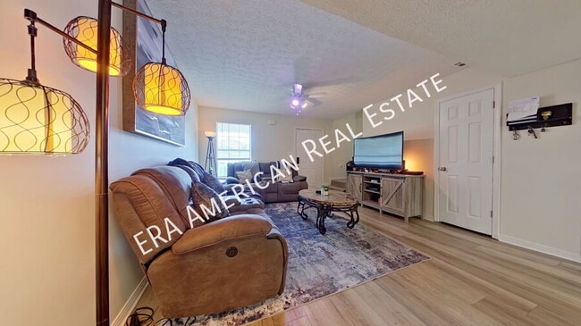 Building Photo - 5 Chatelaine Cir SE