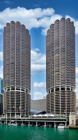 Building Photo - 300 N State St