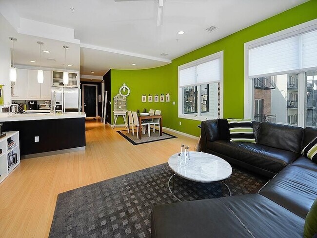 Building Photo - 511 Madison St