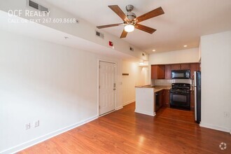 Building Photo - 1431 Lombard-Beautiful Apt-Private Yard-Fi...