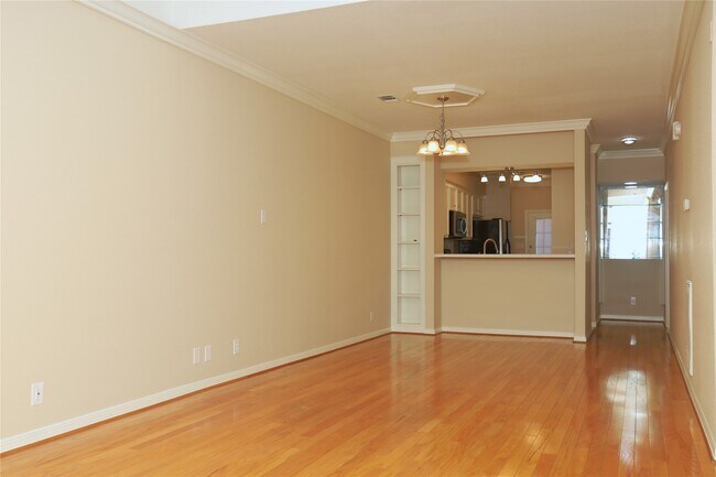 Building Photo - 107 Manor Pl
