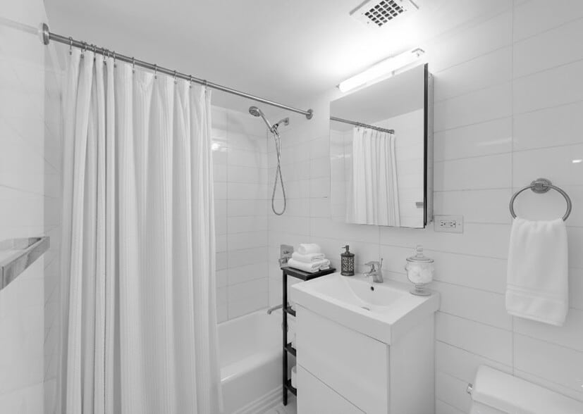 Building Photo - 1551 2nd Ave