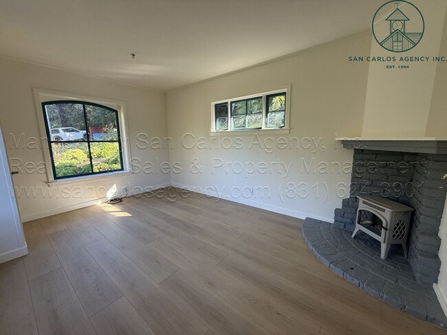 Building Photo - Incredibly Charming Two Bedroom Carmel Highlands Escape