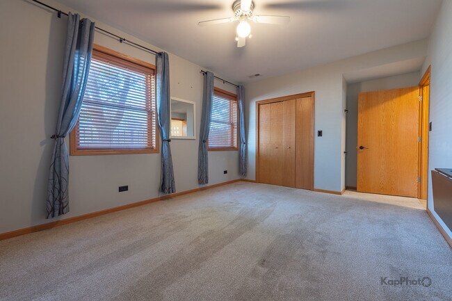 Building Photo - 519 S Maplewood Ave