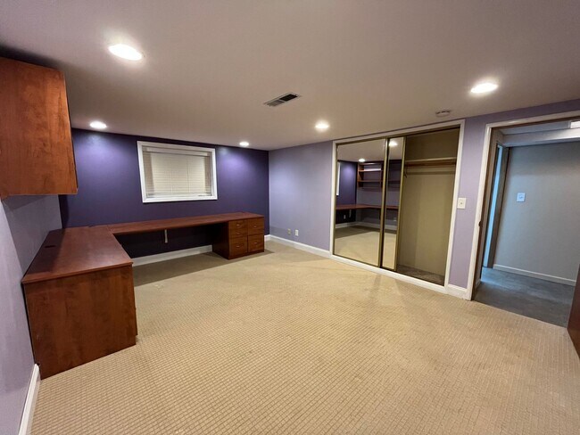 Building Photo - Amazing NE Portland 4Bd + 3Ba ~ House Sola...