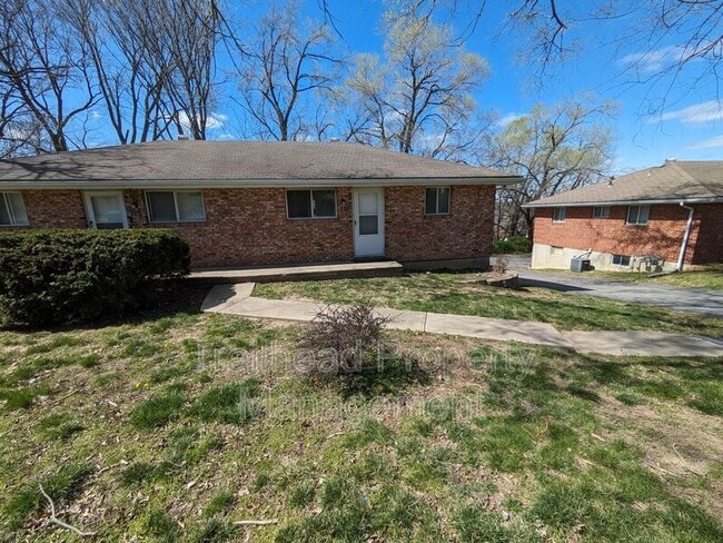 Primary Photo - 110 S High St