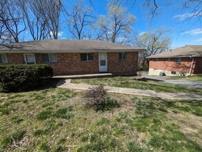 Building Photo - 110 S High St