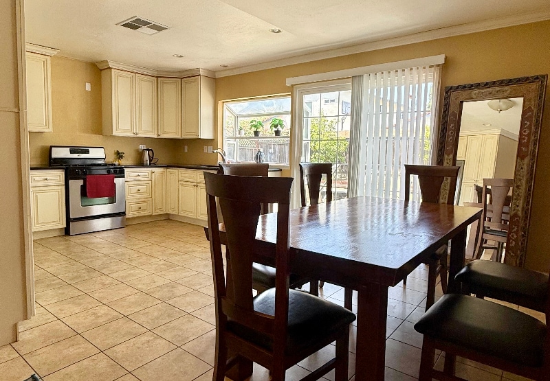 Building Photo - 341 Avenida Pinos