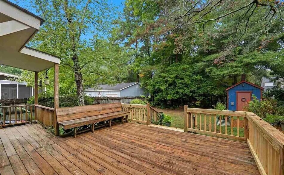 Building Photo - 1505 Tanglewood Cir