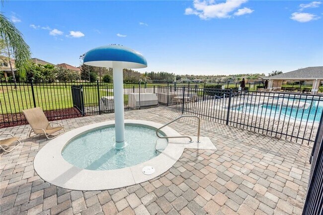 Building Photo - Beautiful 3/2.5 Townhome in gated communit...