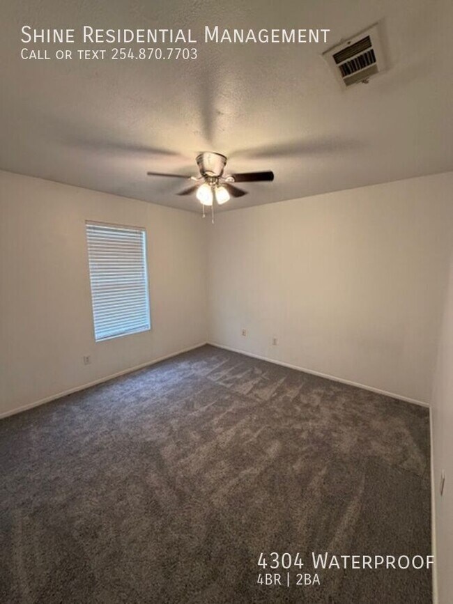 Building Photo - 4304 Waterproof-