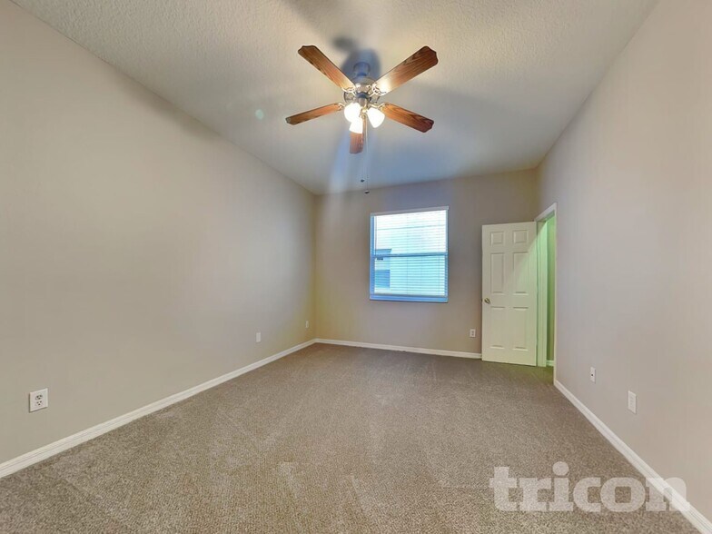 Building Photo - 7253 Lamplighter St