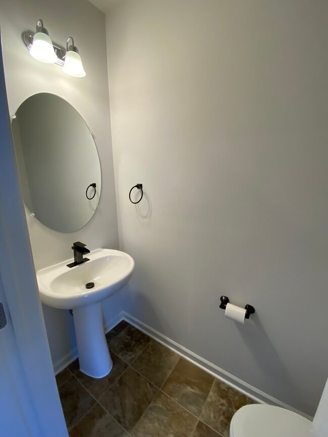 Building Photo - 217 Crofton Ct