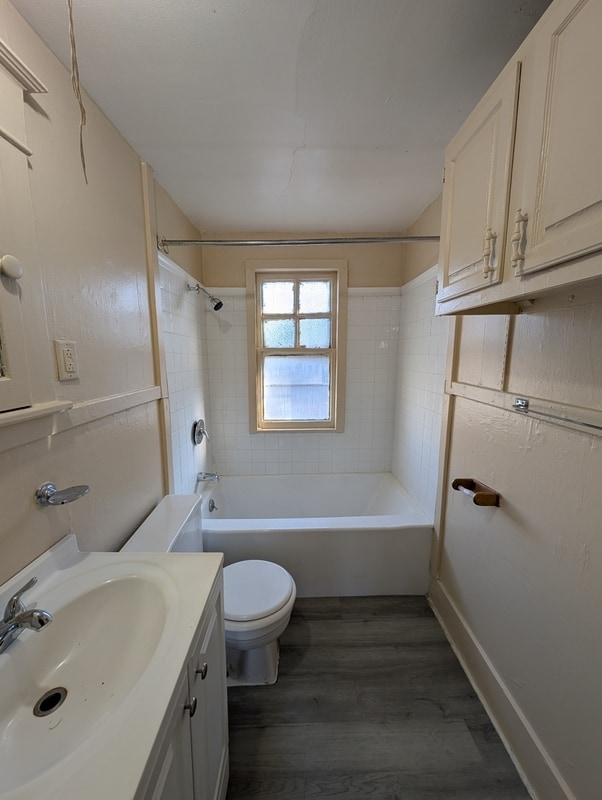 Building Photo - 373 Esser Ave