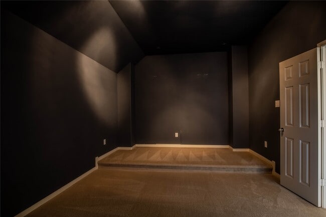 Building Photo - 2802 Silhouette Bay Dr