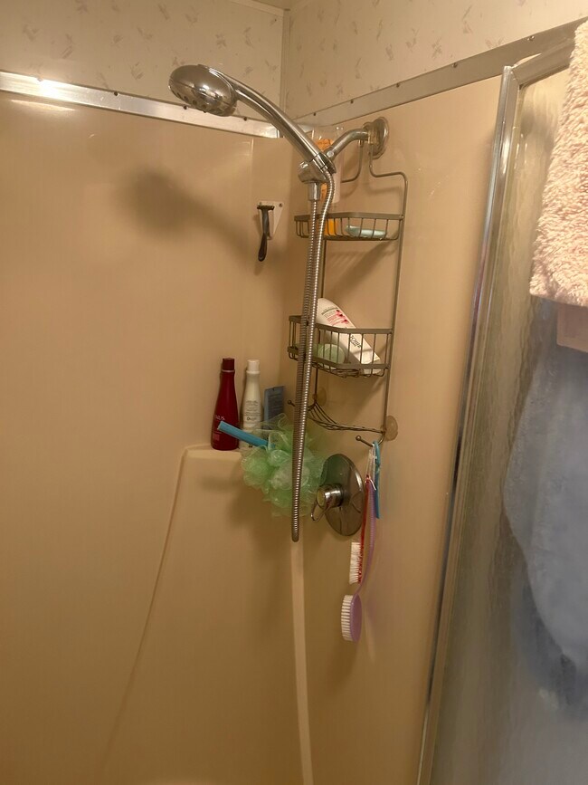 Building Photo - 3550 FL-70