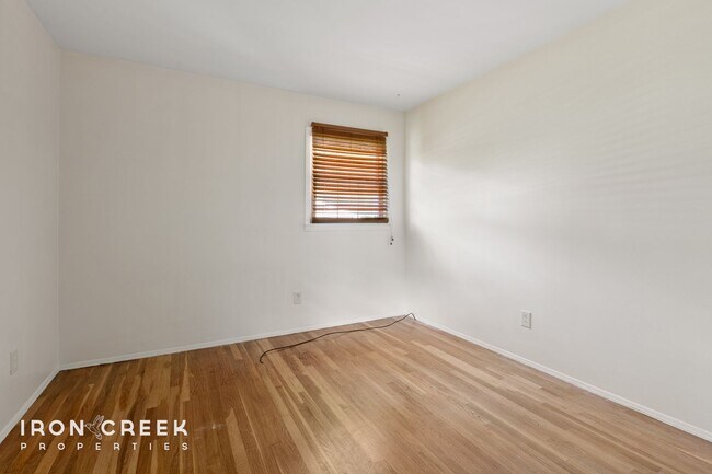Building Photo - Beautiful Two-Bedroom with Fenced Yard in ...