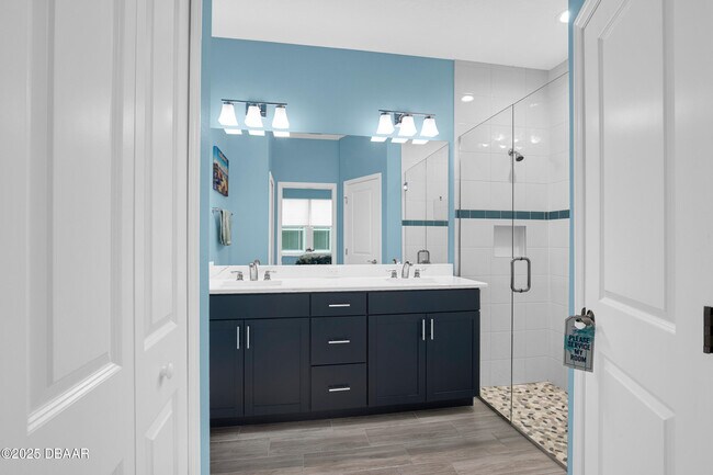 Building Photo - 275 Last Mango Dr