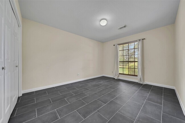 Building Photo - 33134 Old Hempstead Rd