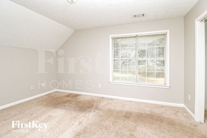 Building Photo - 270 Rosewood Cir