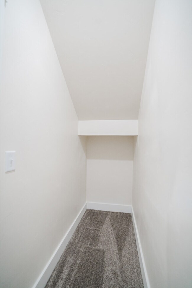 Building Photo - 544 K St