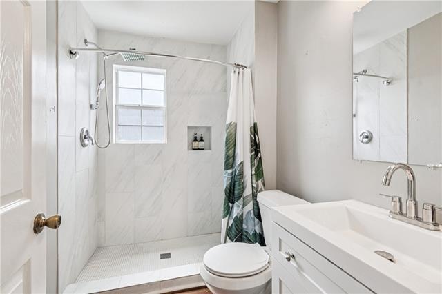 Building Photo - 9523 Palm St