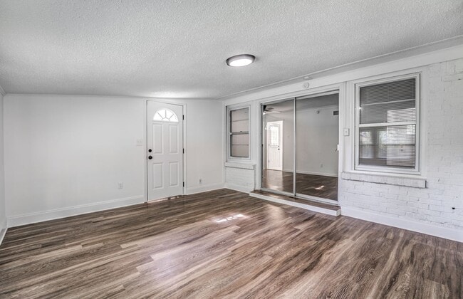 Building Photo - Bright, Comfortable 3BR/2BA Home in East Memphis — 1,400 Sq Ft!