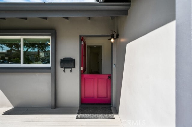 Building Photo - 413 N Paulina Ave