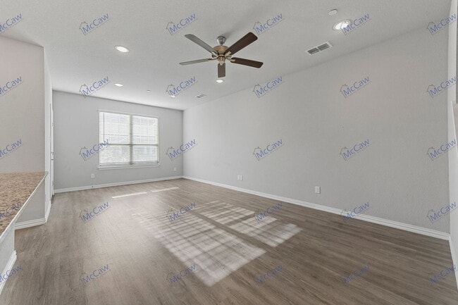 Building Photo - 3500 Cricket Dr
