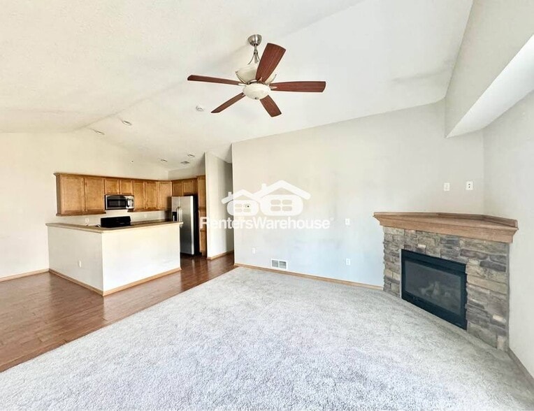 Building Photo - 2000 Meadow Ct