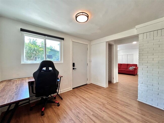 Building Photo - 2309 Devonshire Dr