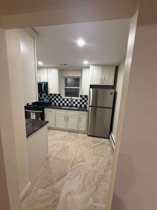 Building Photo - 67-06 171st St