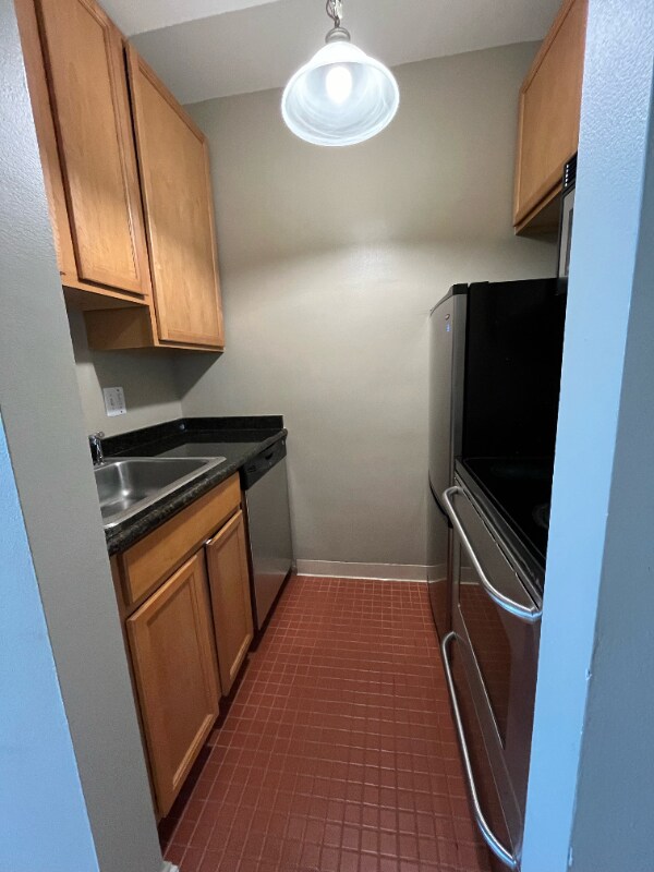 Building Photo - 15 E Kirby St