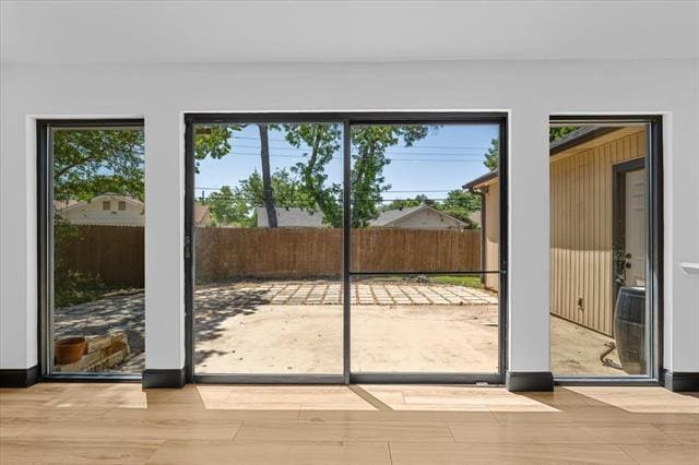 Building Photo - 11238 Webb Chapel Ct