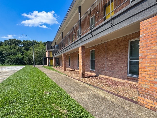 Building Photo - The Vibe Apartments