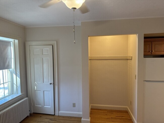 Building Photo - 16 Columbian St