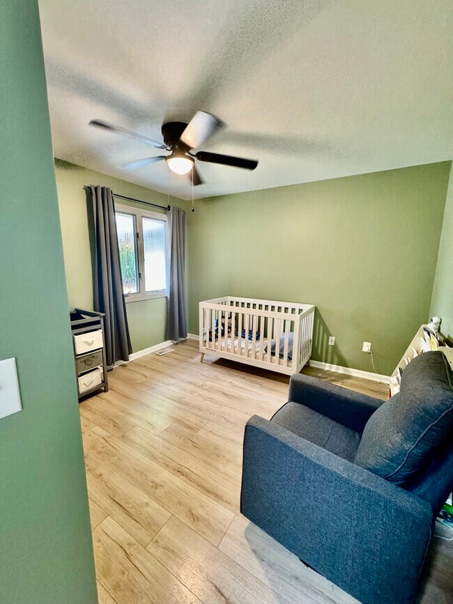 Building Photo - 303 Long Leaf Dr