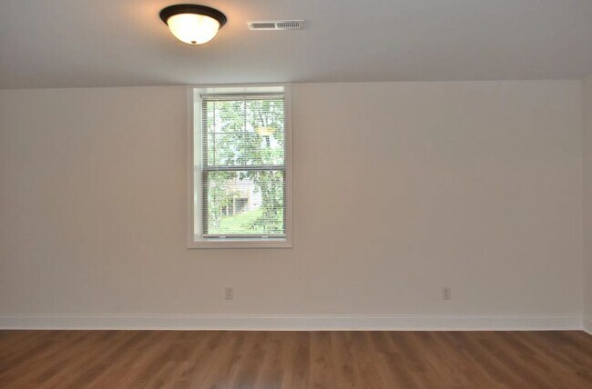 Building Photo - Rental in Ooltewah - 3 Bedrooms + Finished Basement