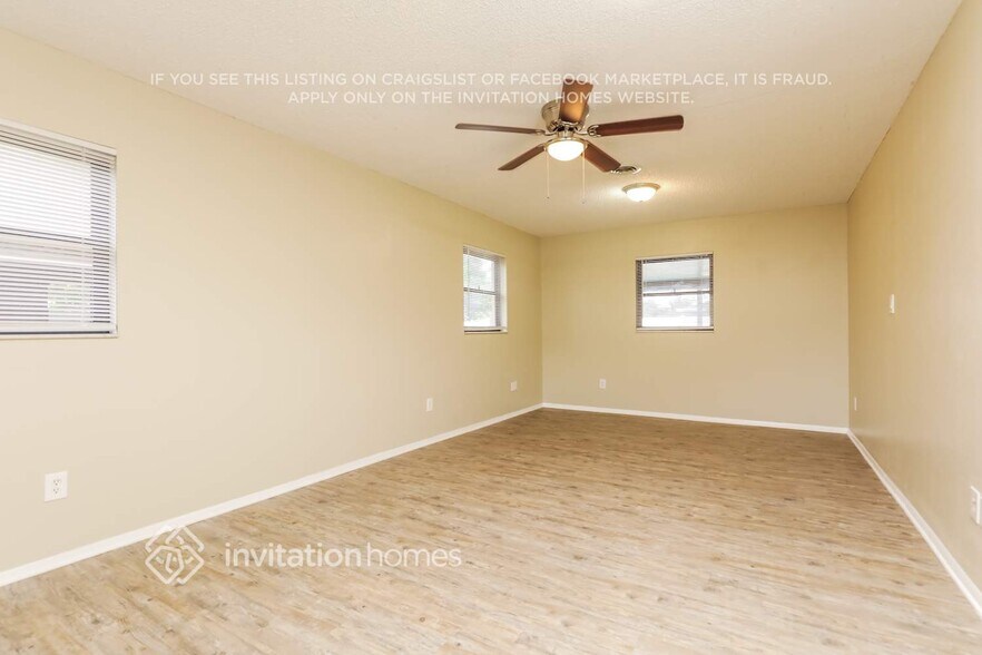 Building Photo - 10948 Tangora St