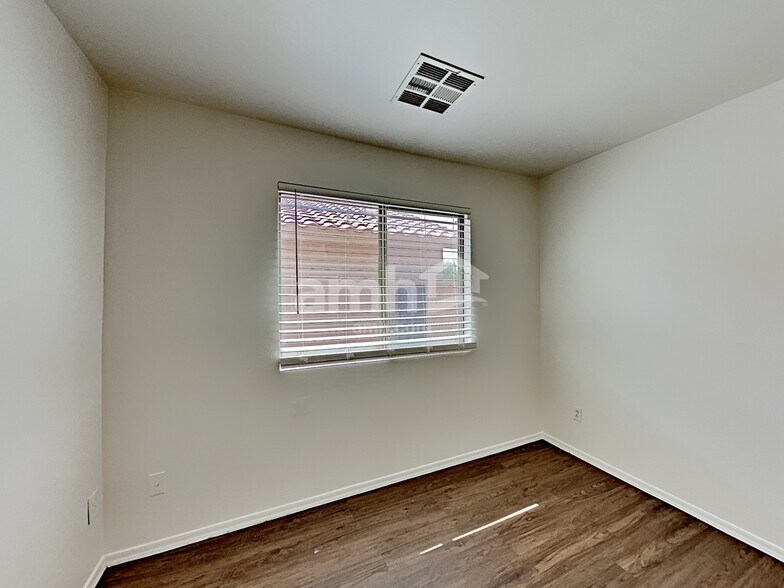Building Photo - 9910 W Atlantis Way