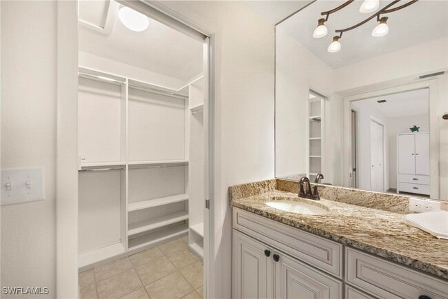 Building Photo - 673 Travers Ave