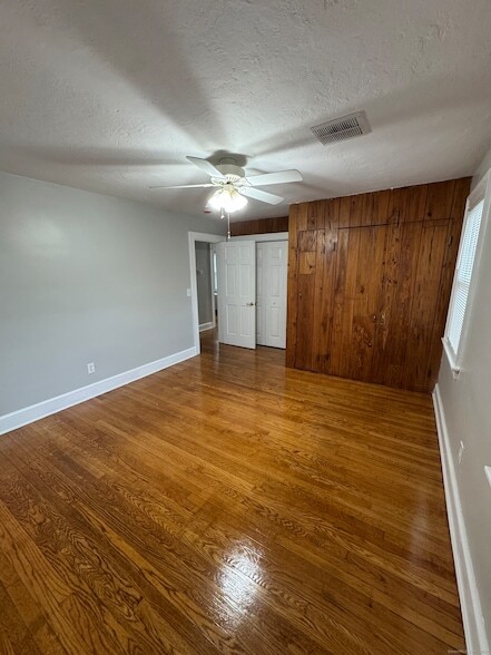 Building Photo - 114 Kneeland Rd