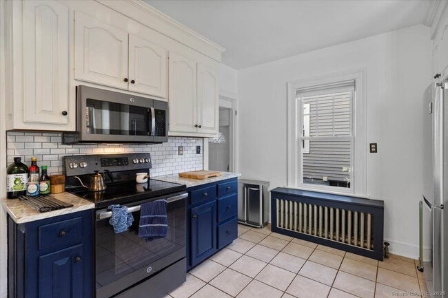 Building Photo - 171 Waite St