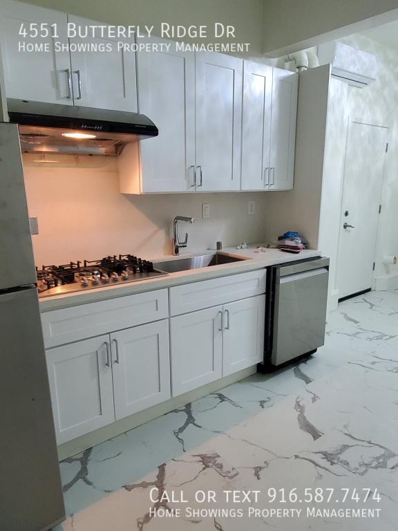 Building Photo - 4551 Butterfly Ridge Dr