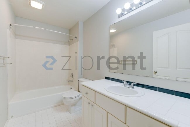 Building Photo - 2419 8th Ave N