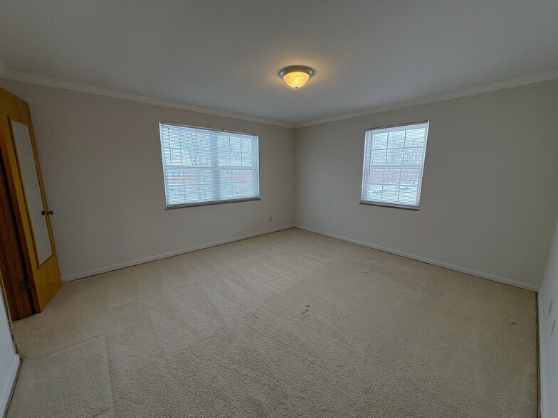 Building Photo - 2058 Harwitch Rd