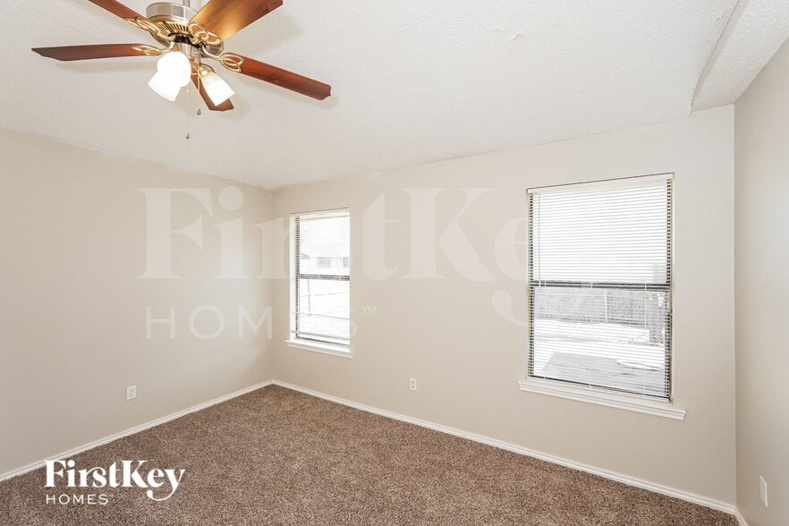 Building Photo - 1504 Taylorcrest Dr