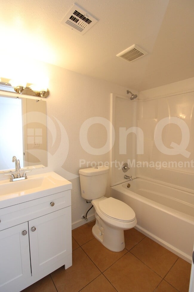 Building Photo - 1464 N 54th Ave