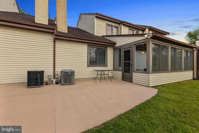 Building Photo - 39 N Turnberry Dr